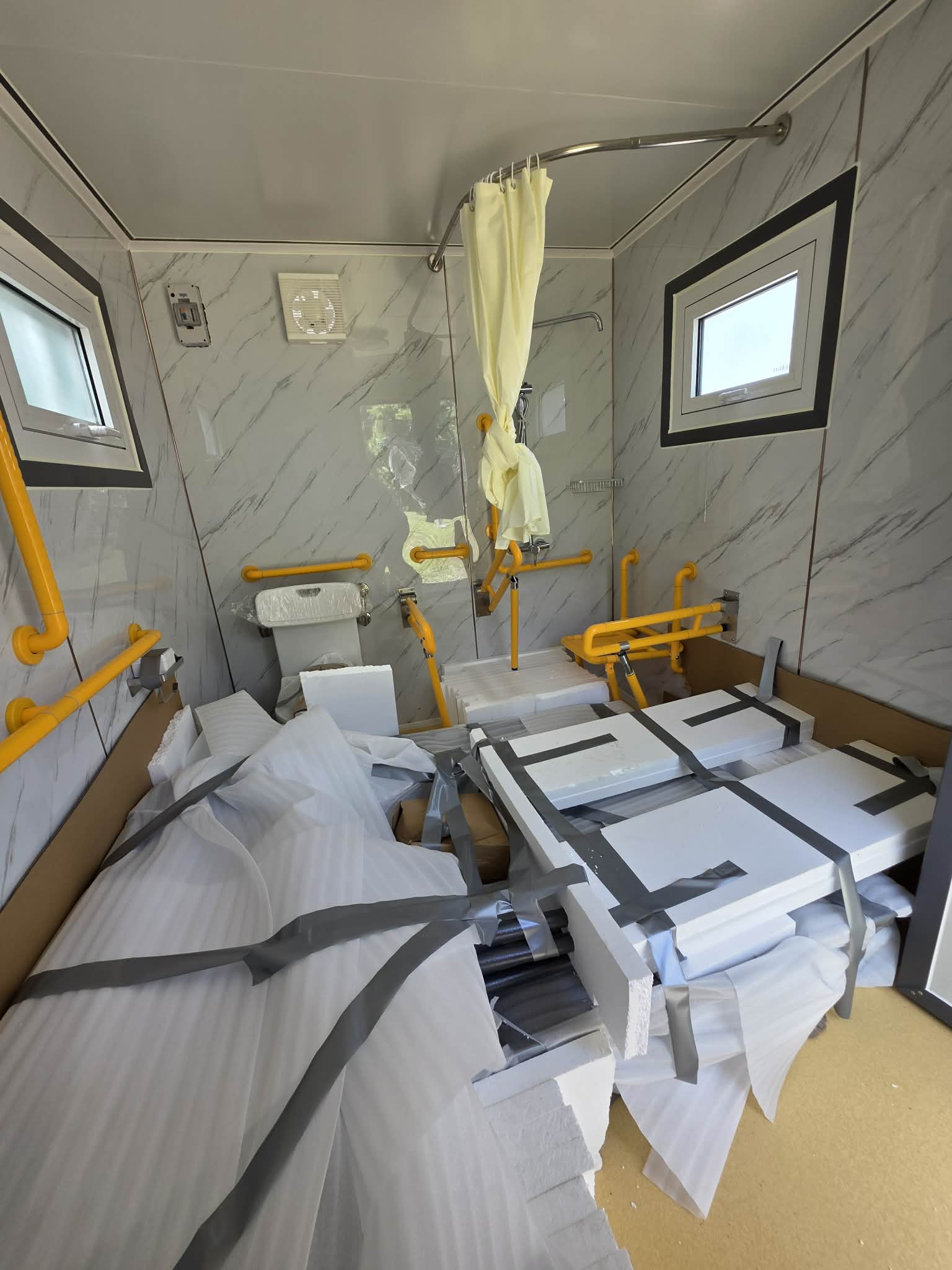 10ft Toilet and Shower Block – Wheelchair Accessible