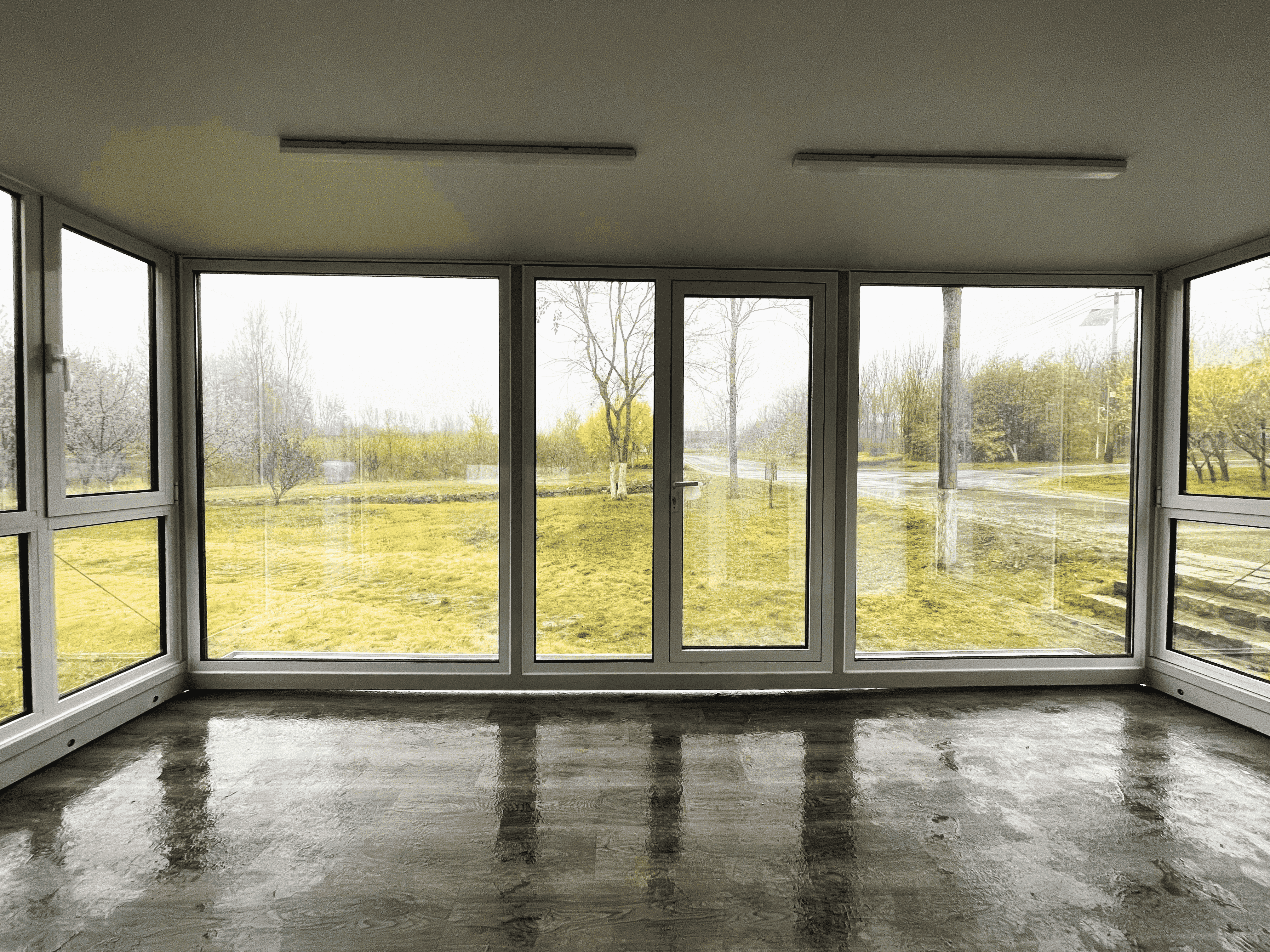 20ft Expandable Container Home with Glass Sides