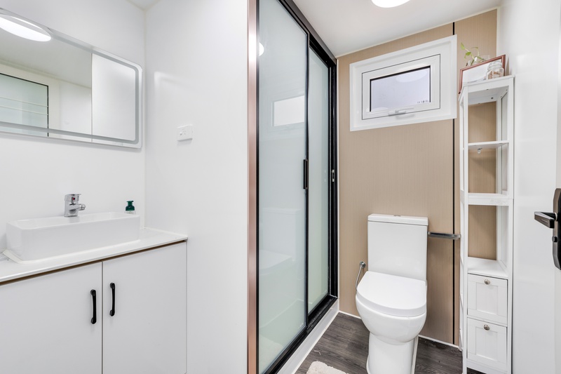 The Infinity Cube – 20ft Containerised “Slide-Out” 6m x 5m with Infinity Glass Frontage