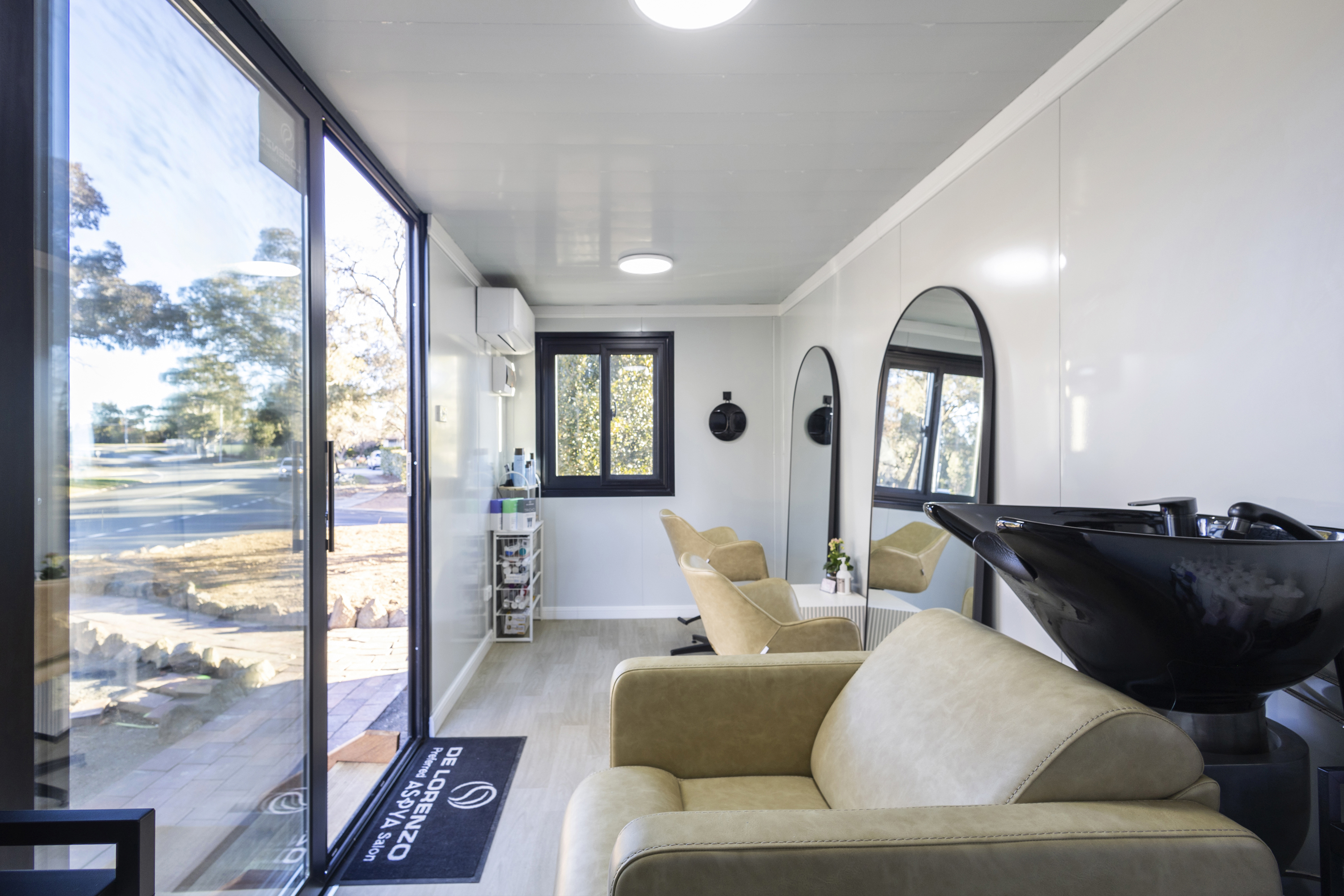 The Salon & Beauty Parlor – (customisable)