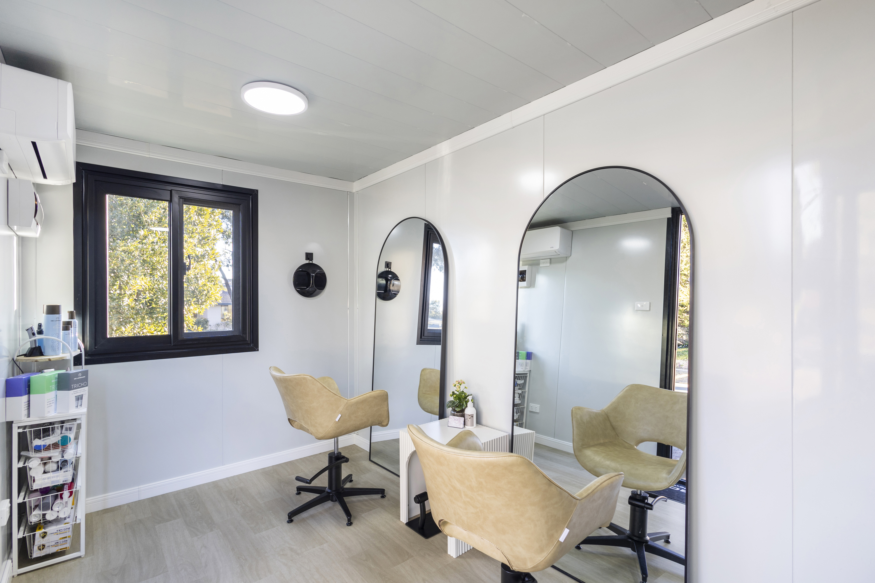 The Salon & Beauty Parlor – (customisable)