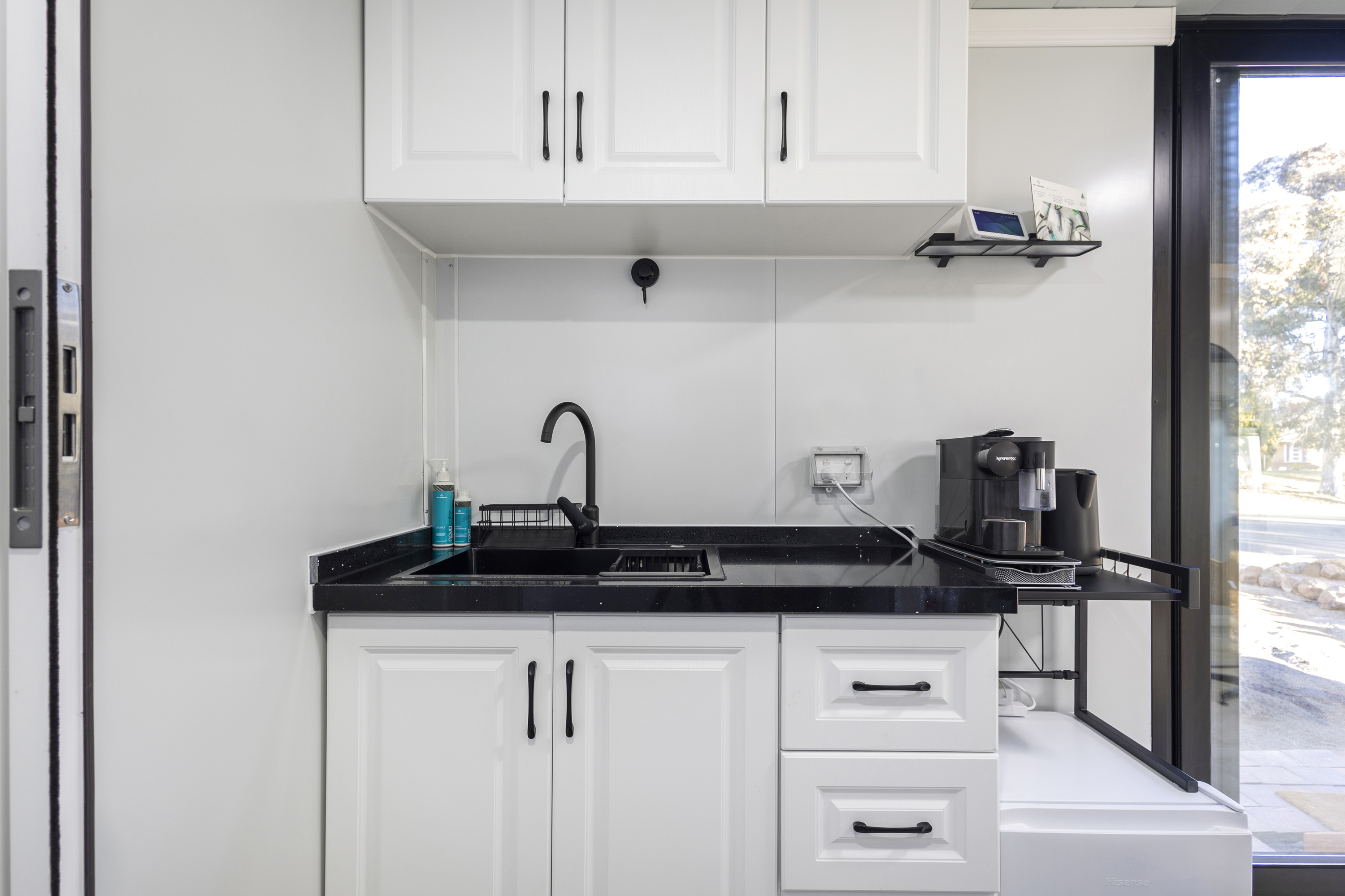 The Salon & Beauty Parlor – (customisable)