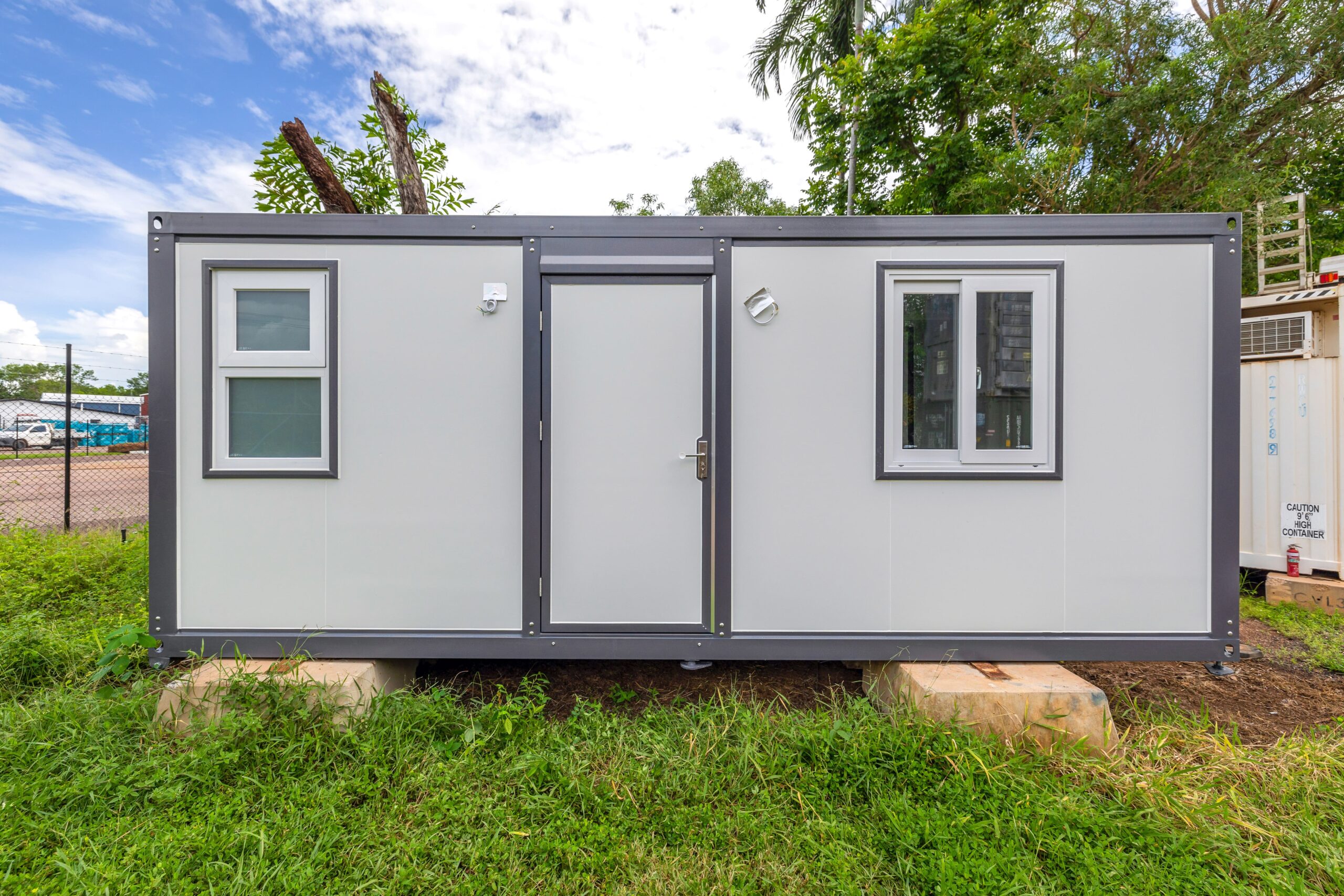 One Bedroom 20ft Building